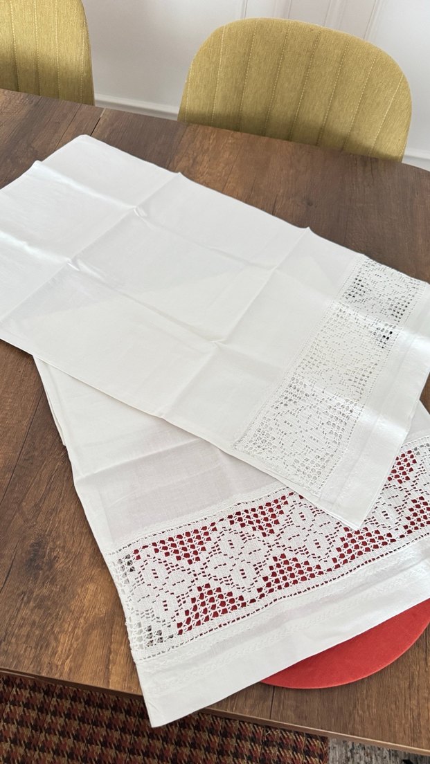 Beyaz dantel sarılı piko yastık takımı - Görsel 3