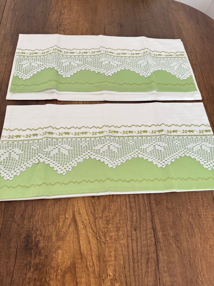 Nakışlı sarılı Yeşil yastık kılıfı takımı - Görsel 2