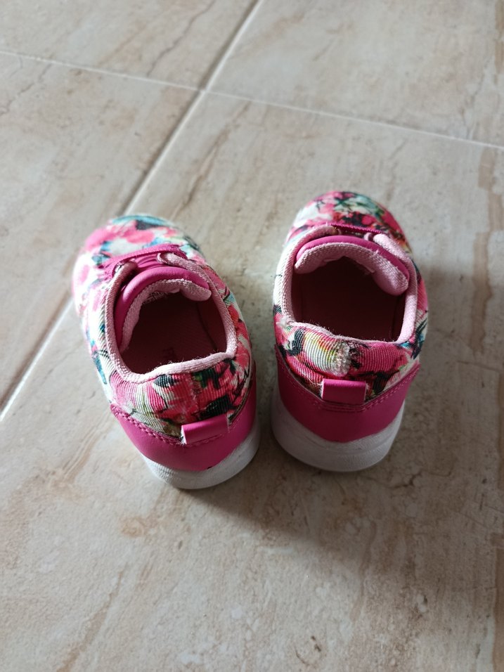 Çiçek Desenli Pembe Kız Çocuk Spor Ayakkabı - Görsel 2