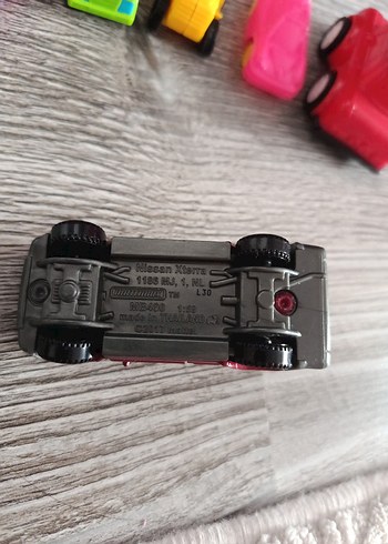 Metel Renkli Mini Oyuncak Arabalar Seti - Görsel 8