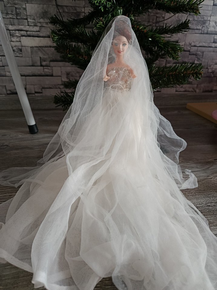 Beyaz Gelinlikli Bebek - Görsel 3