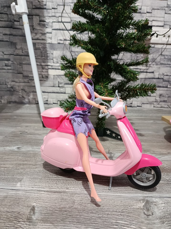 Barbie Scooter,kask ve bebeği... - Görsel 2