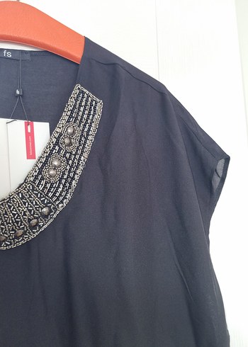 Boncuk Detaylı Siyah Kolsuz Bluz faik sönmez büyük beden - Görsel 3