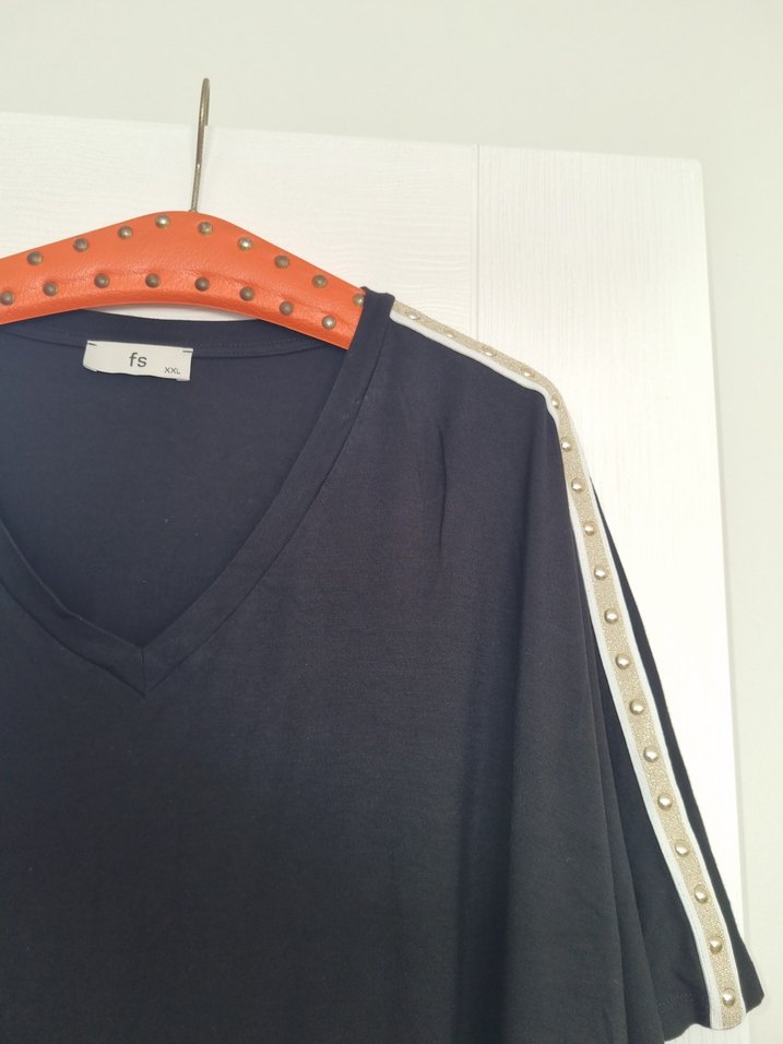 Siyah V Yaka faik sönmez Kadın Tişört - Görsel 2