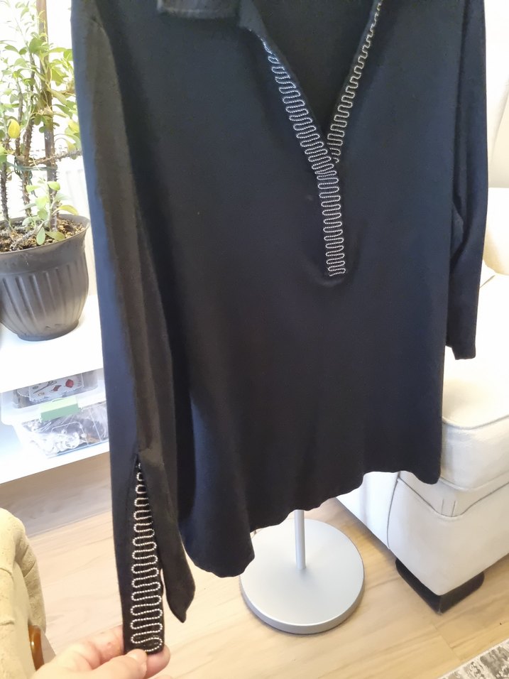 Zincir Detaylı Siyah Kadın Bluz faik sönmez xl - Görsel 3