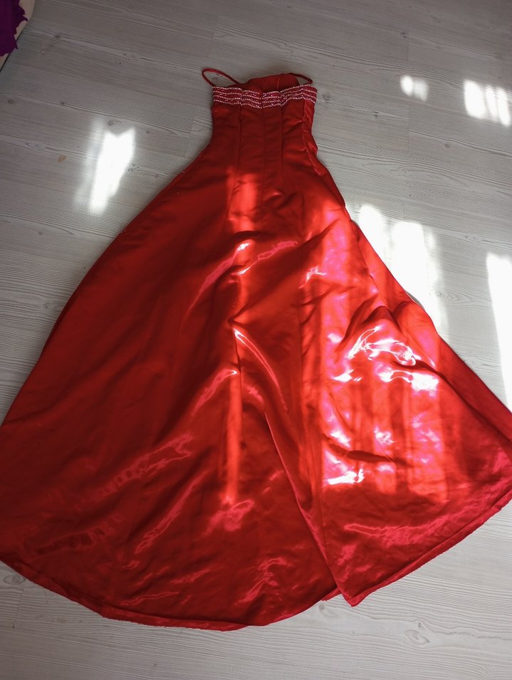 Uzun Kırmızı Drapeli Straplez Abiye Elbise - Görsel 3