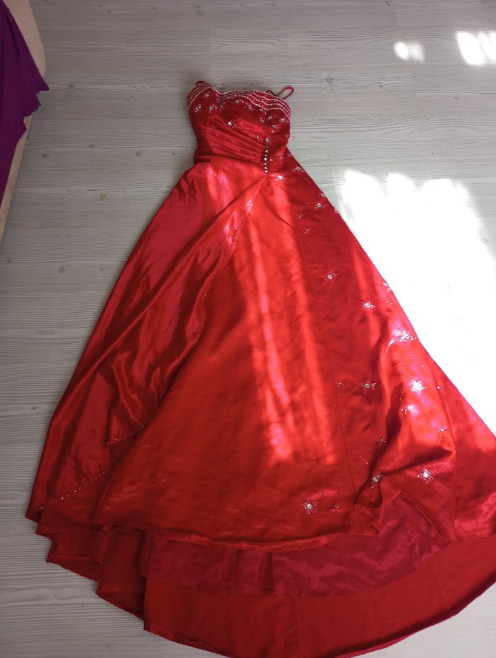 Uzun Kırmızı Drapeli Straplez Abiye Elbise - Görsel 4