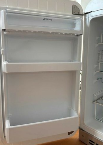 Beyaz Smeg Mini Buzdolabı - Görsel 4