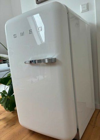Beyaz Smeg Mini Buzdolabı - Görsel 3