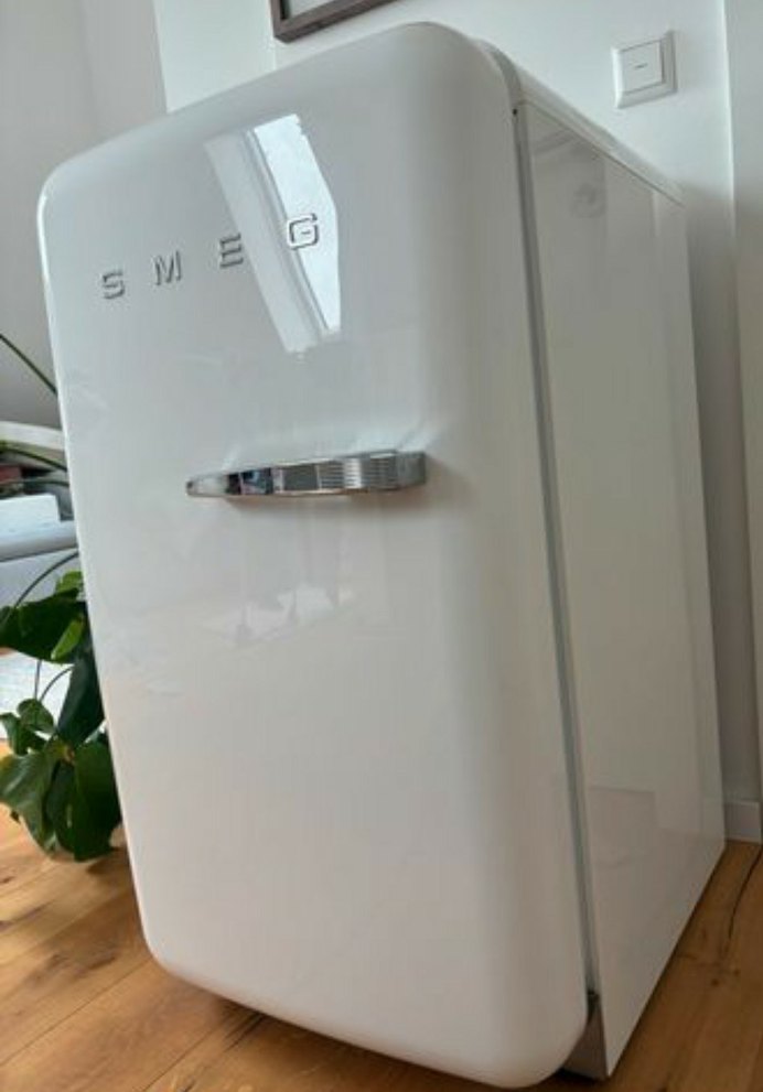 Beyaz Smeg Mini Buzdolabı - Görsel 3