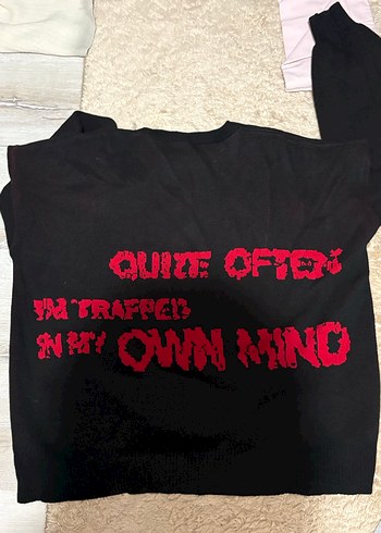 Kırmızı Baskılı Quite Often Triko Kazak - Görsel 2