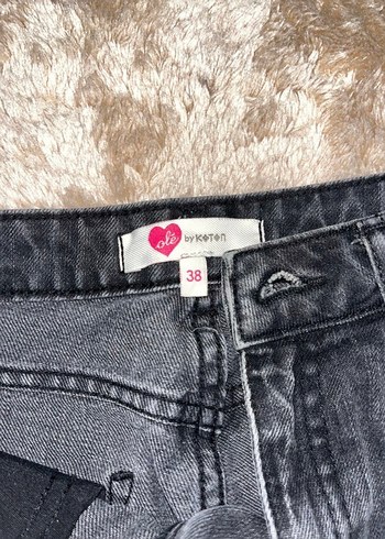 Siyah Yırtık Mini Kot Şort - Görsel 3