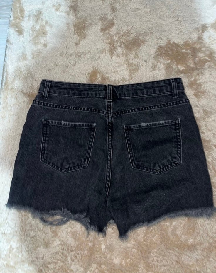 Siyah Yırtık Mini Kot Şort - Görsel 2