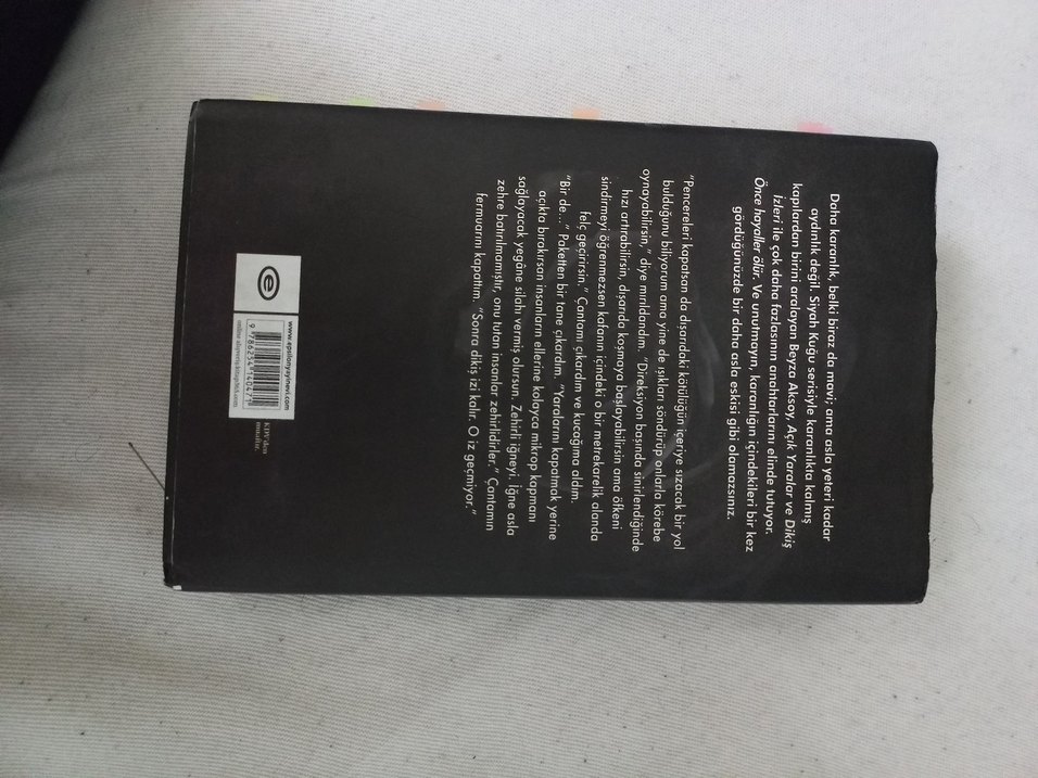 Açık yarakar ve dikiş izleri- beyza aksoy - Görsel 2