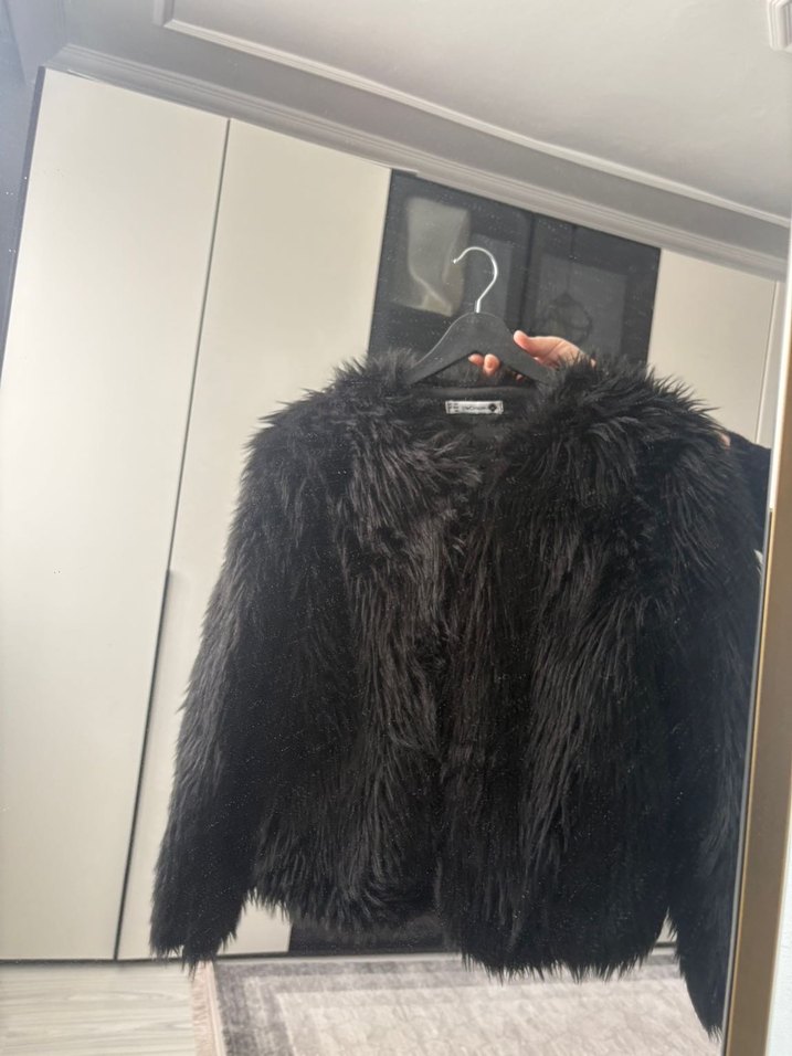 Siyah Kürk Detaylı Kadın Midi Ceket - Görsel 3