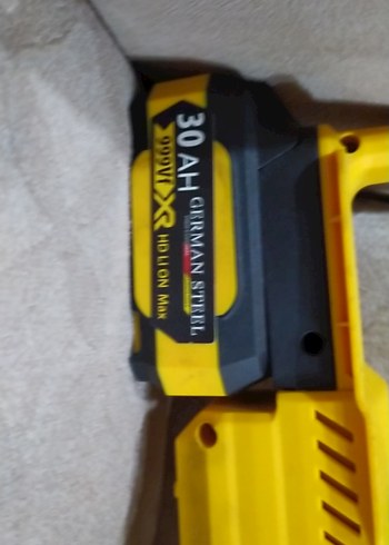 Sarı Elektrikli Testere çalışır durumda - Görsel 2