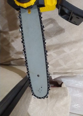 Sarı Elektrikli Testere çalışır durumda - Görsel 3