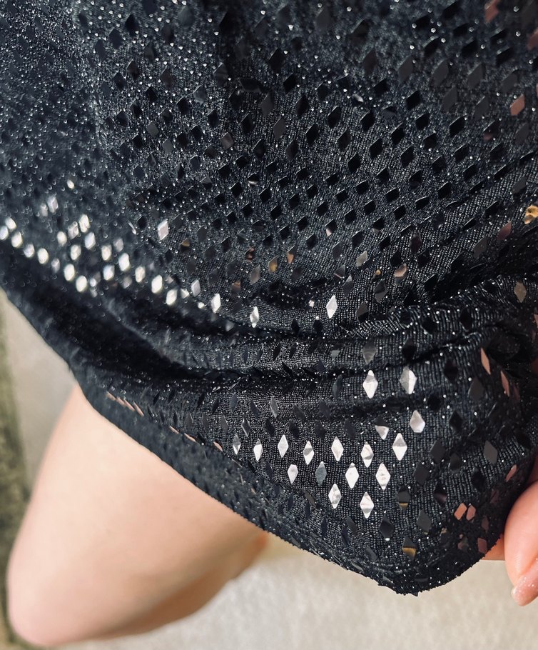 KOTON Siyah Parlak Payetli Yılan Desenli Mini Askılı Elbise - Görsel 3