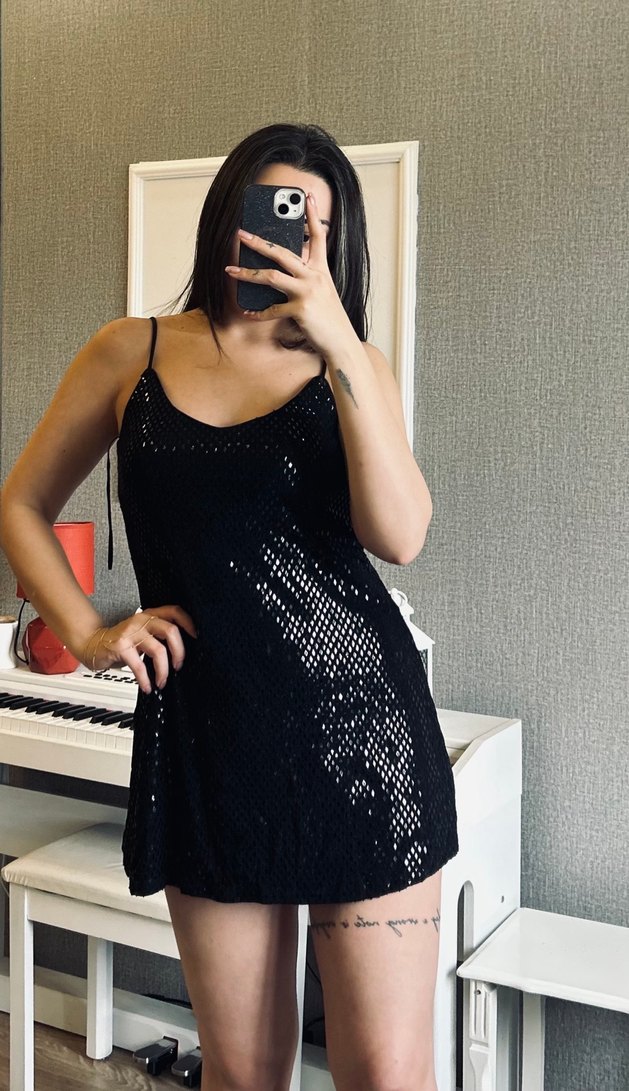 KOTON Siyah Parlak Payetli Yılan Desenli Mini Askılı Elbise - Görsel 2