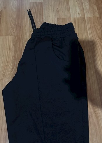 Kadın Siyah Rahat Kesim Kumaş Pantolon - Görsel 3