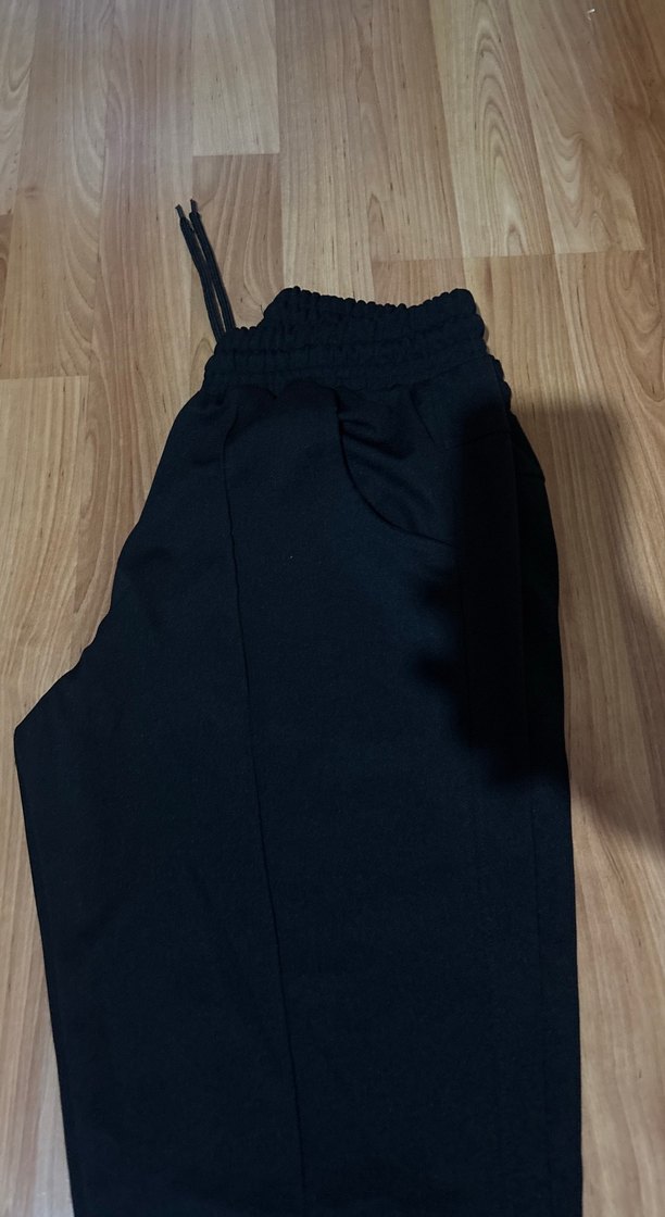 Kadın Siyah Rahat Kesim Kumaş Pantolon - Görsel 3