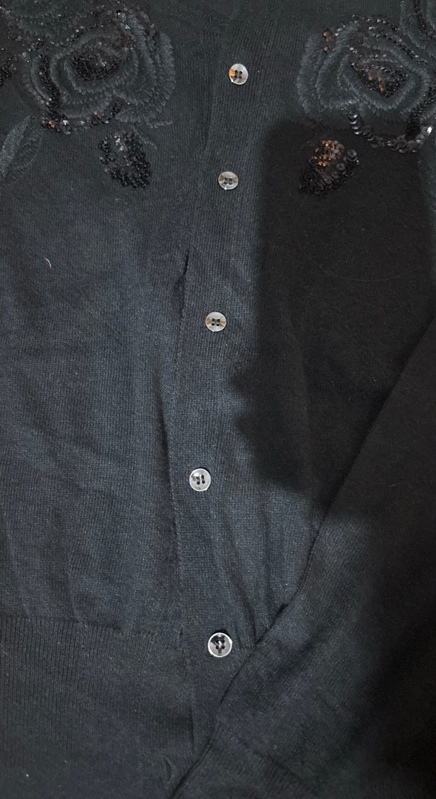 Düğmeli Siyah Gotik Nakışlı Hırka - Görsel 3