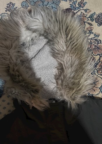 haki renkli kürklü kadın mont - Görsel 3