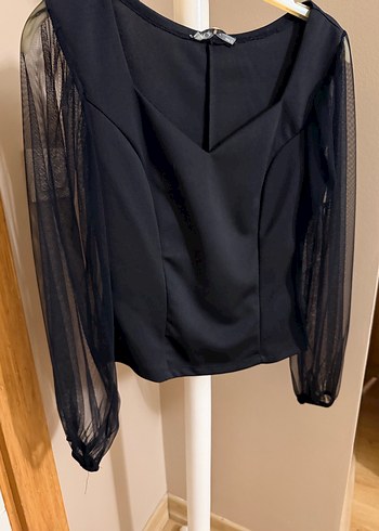 Siyah V Yaka Gotik Uzun Kollu Bluz - Görsel 2