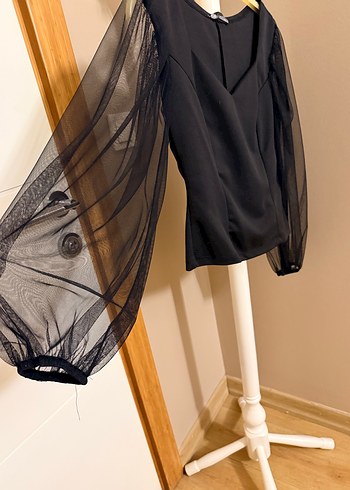 Siyah V Yaka Gotik Uzun Kollu Bluz - Görsel 4