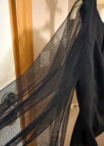 Siyah V Yaka Gotik Uzun Kollu Bluz - Görsel 3