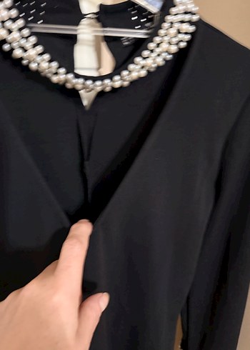 Boncuk Detaylı Siyah Uzun Kollu Elbise - Görsel 2