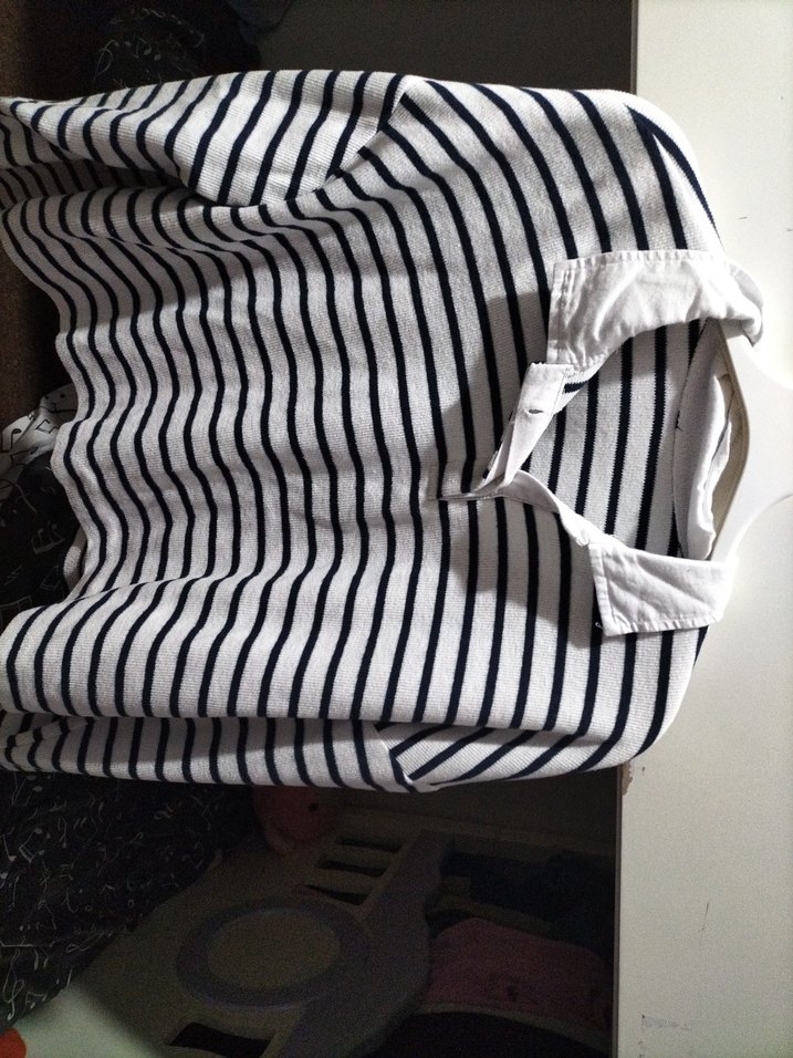 Düğmeli Beyaz Gömlek Yaka kazak - Görsel 3