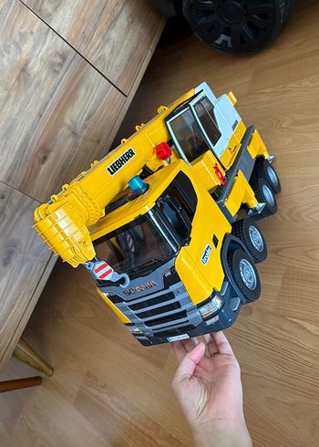 Bruder Scania 560R Liebherr Vinçli Kamyon - Görsel 4