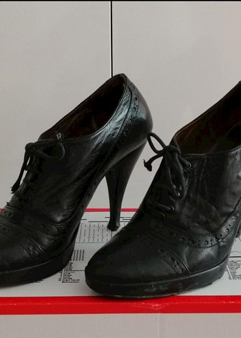 Siyah Deri Dantel Detaylı Topuklu Kadın Ayakkabı - Görsel 7