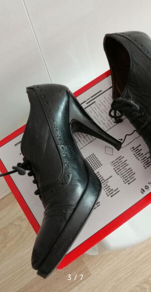 Siyah Deri Dantel Detaylı Topuklu Kadın Ayakkabı - Görsel 3