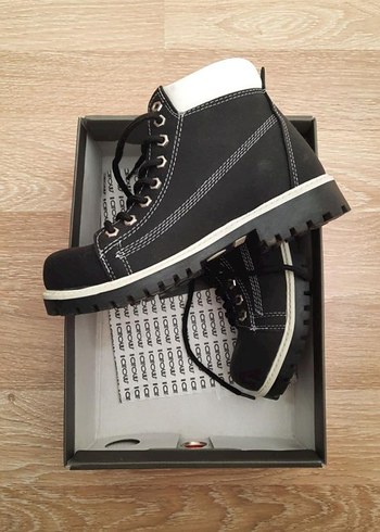 Siyah Bağcıklı Kauçuk Bot - Görsel 4