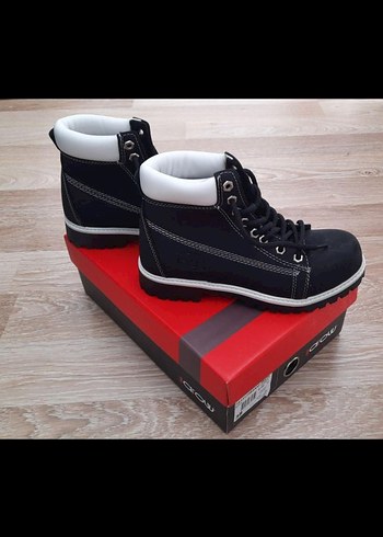 Siyah Bağcıklı Kauçuk Bot - Görsel 3