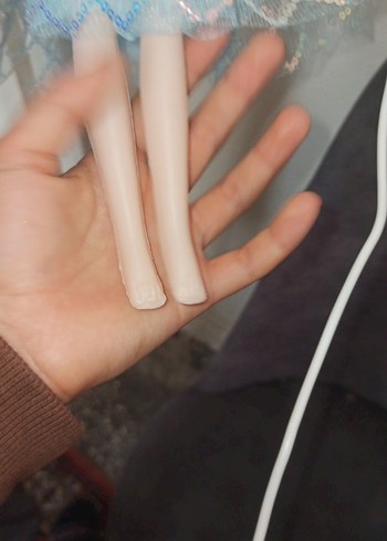 Mavi renkli parlak elbiseli bebek - Görsel 3