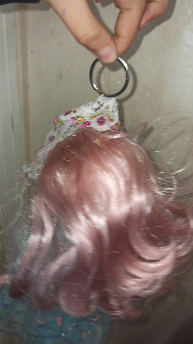 Mavi renkli parlak elbiseli bebek - Görsel 4