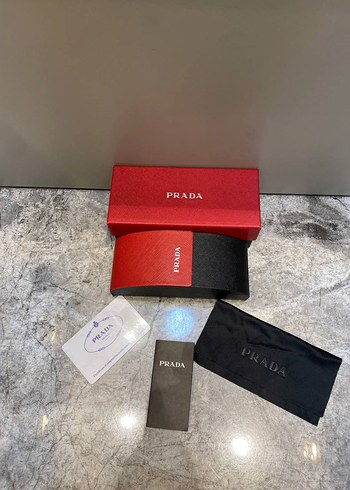 Prada Kirmizi Siyah Sik Aksesuar Seti