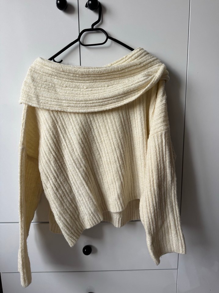 Beyaz Yüksek Yakalı Örgü Kadın Kazak - Görsel 2