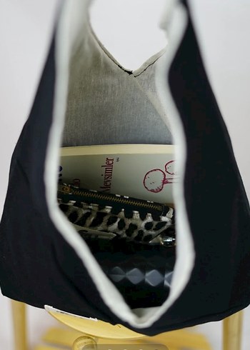 Siyah Kanvas Mini Üçgen Çanta - Görsel 2