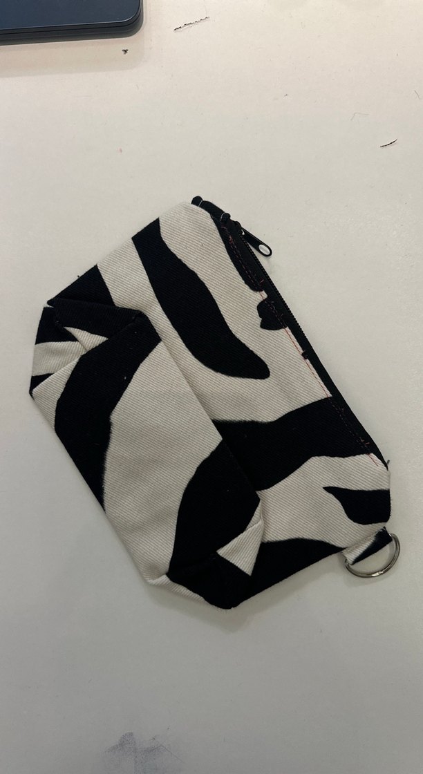 Zebra Desenli Fermuarlı Kadın Makyaj Çantası - Görsel 2