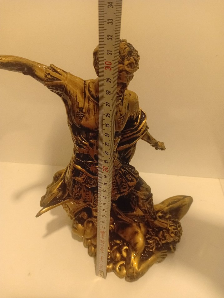 Parlak Altın Renkli Figürin - Görsel 2