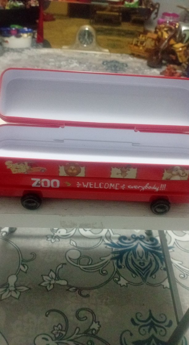 Kırmızı Oyuncak Kamyonet - Görsel 5