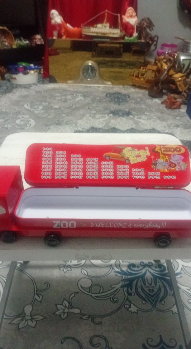 Kırmızı Oyuncak Kamyonet - Görsel 4