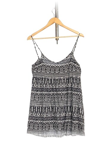 H&M Günlük Elbise %70 İndirimli.