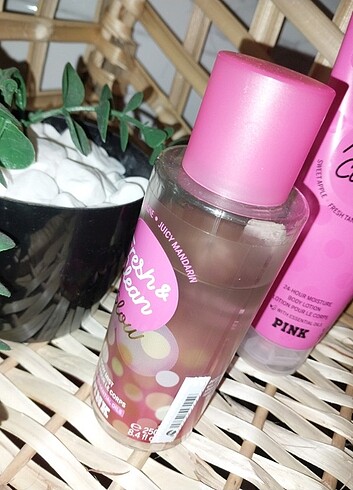 Victoria s Secret Victoria Secret body mist ve losyon