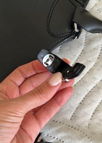 Klasik Siyah Deri Kadın Çanta - Görsel 4