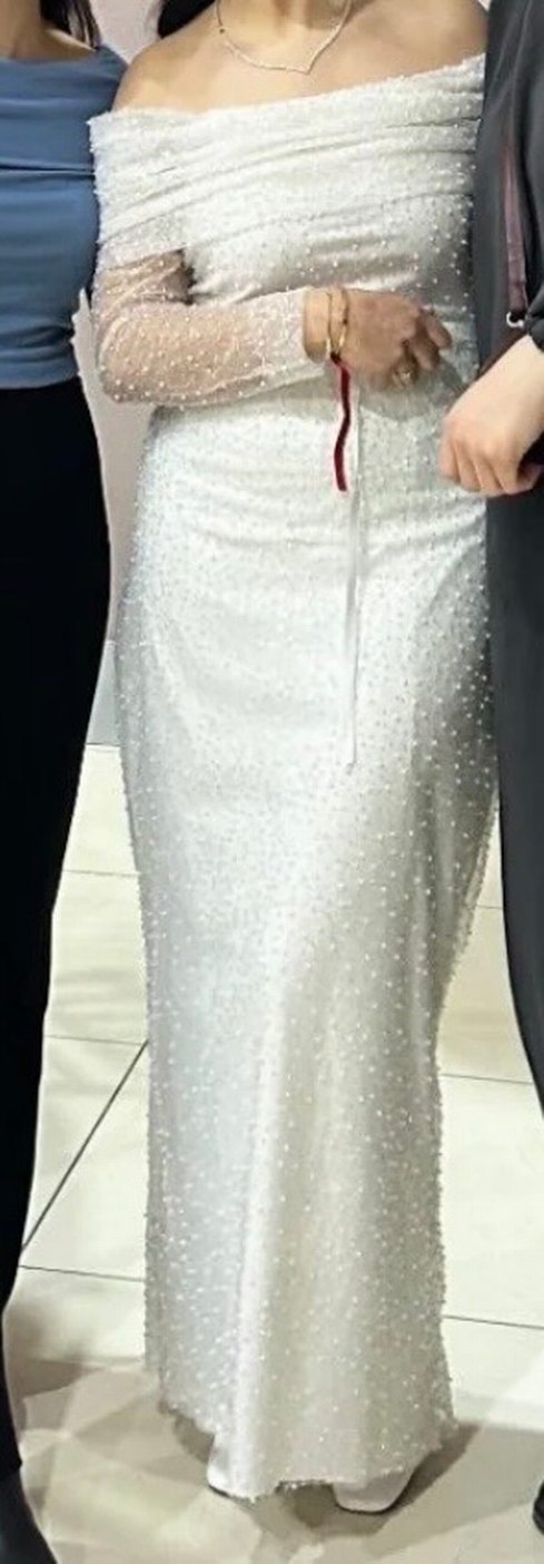 Uzun Kollu Drapeli Straplez Beyaz Nişan Elbisesi - Görsel 3